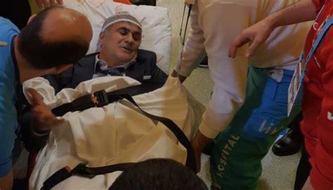 Olaylı derbi sonrası sosyal medyada büyüyüp giden şenol güneş' in perukla kafası yarılmış gibi yalanlara yönelik hazırlanmış bir. Şenol Güneş hastaneye kaldırıldı! Şenol Güneş'in son ...