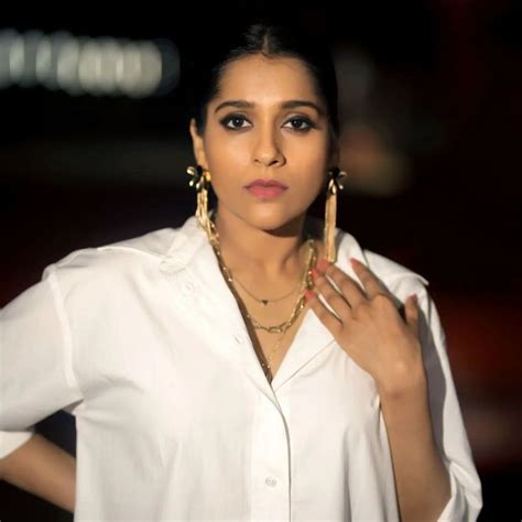 Indian Tv Actress Model Rashmi Gautam Wallpapers In Traditional Indian White Shirt Jeans