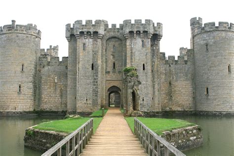 Bodiam Castle, England : castles