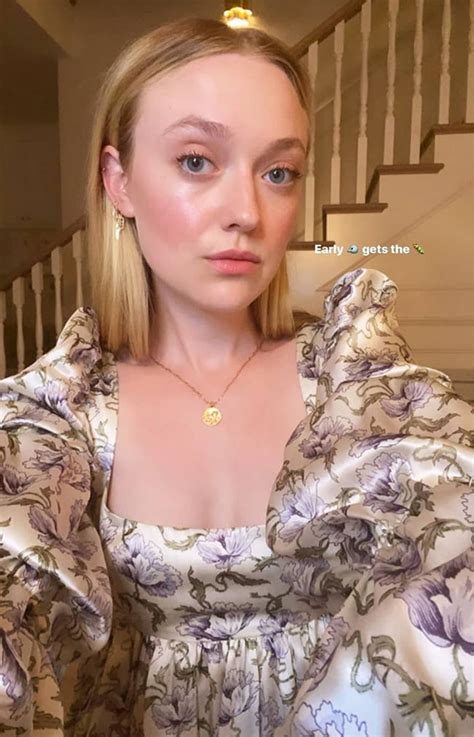 werq from home the alienist star dakota fanning in brock collection on live with kelly and
