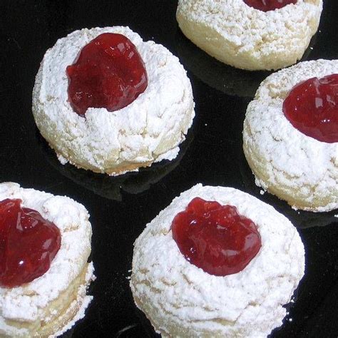 Quick and easy sugar cookies that taste like grandma's homemade holiday cookies but are as simple as slice and bake. 6 Traditional Czech Christmas Cookies | Czech desserts ...