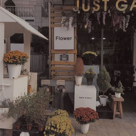 We aim to demonstrate the ease of creating both living interior spaces & functional landscapes. 𖧷°̩̥༅ ⠀ ⠀⠀⠀⠀ ⠀⠀⠀⠀ ⠀⠀⠀⠀ ⠀⠀⠀⠀ ⠀⠀⠀⠀ ⠀⠀⠀ | Flower shop ...
