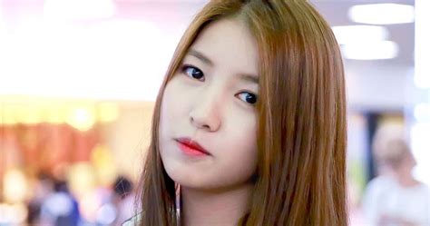Kpop Netizens Claim That She S The Prettiest Girl Group Leader Kpop News And Lyrics