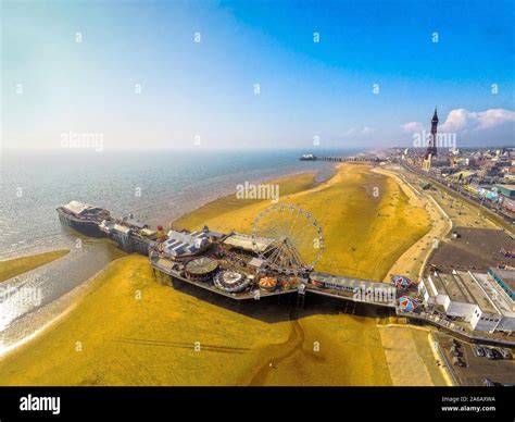 Destino De Vacaciones En La Torre Fotos E Imágenes De Stock Alamy