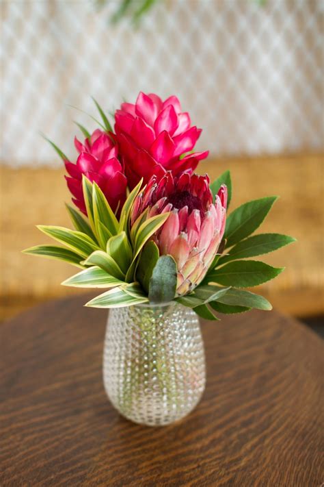 Centerpiece Pineapple Glass Vase Small In 2020 Tropical Flower