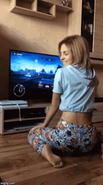 Naked Funny Gif Naked Funny Descubre Comparte Gifs Sexiz Pix