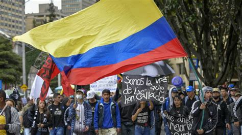 A series of ongoing protests began in colombia on 28 april 2021 against increased taxes and health care reform proposed by the government of president iván duque márquez. Las protestas en Colombia buscan redoblar la presión al Gobierno - Paz Estereo FM 88.8