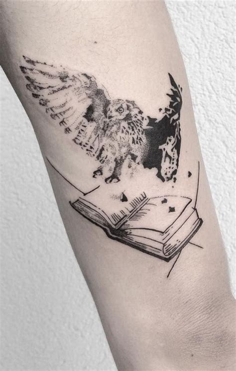 60 Tatuagens De Livros Para Quem Ama Ler Toptatuagens Tattoo Life