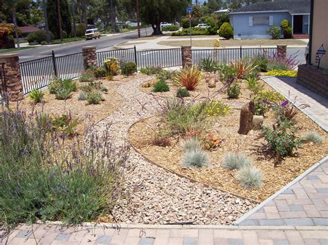 Image Result For Xeriscape Gravel Front House Xeriscape Traditional