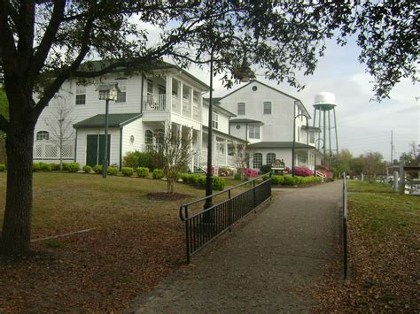 Cypress Inn along the Riverwalk in downtown Conway S.C | The beautiful