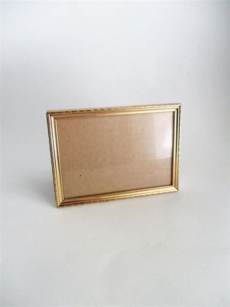 Vintage Gold Metal Picture Frame 5 X 7 Easel Table Top Etsy Metal