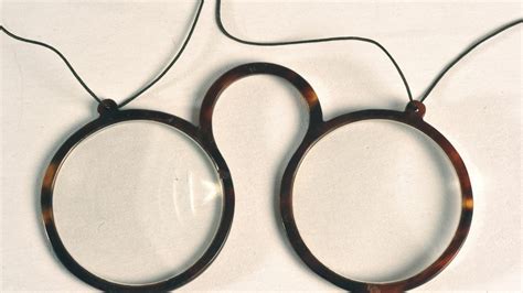 Take A Peek At The World S Oldest Eyeglasses Nbc New York