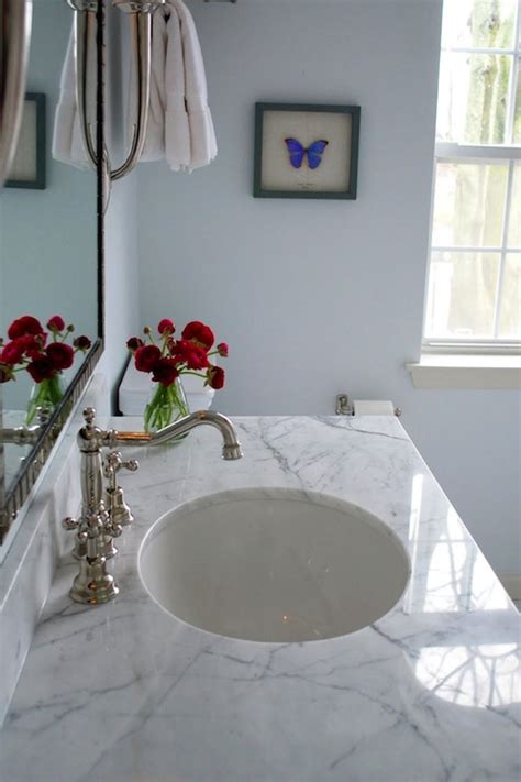 Marmo bianco carrara (white carrara marble): White Carrera Marble Countertop - Transitional - bathroom ...
