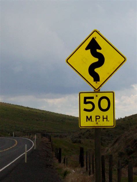 Speed Up For Curves Not Far Before This Sign Was A 45 Mph Flickr