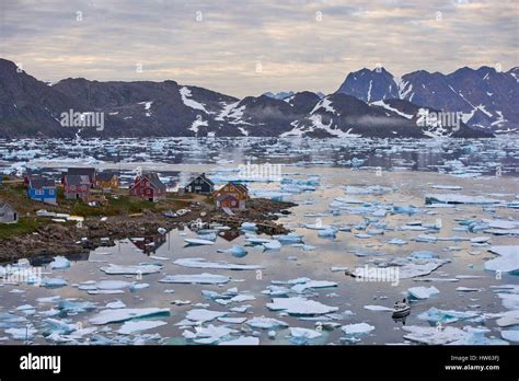 Inuit Landscape Stock Photos And Inuit Landscape Stock Images Alamy