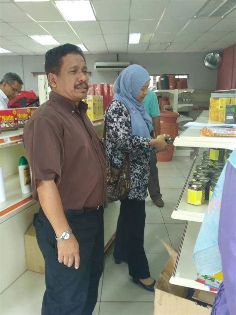 Perakuan analisa laporan audit dalaman @ hakcipta jkr malaysia dokumen terkawal jkr malaysia manual sistem pengurusan bersepadu no. Ketua Pentadbiran TPU, Tuan Haji Abdull Ghaffar Othman ...