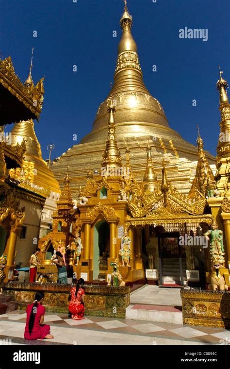 Shwedagon Pagoda Yangon Rangoon Myanmar Burma Stock Photo Alamy