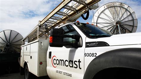 Which is better xfinity or att? Comcast Does It Again and Renames a Customer 'SuperBitch ...