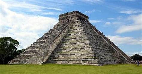 Kukulkan Pyramid Architectuul