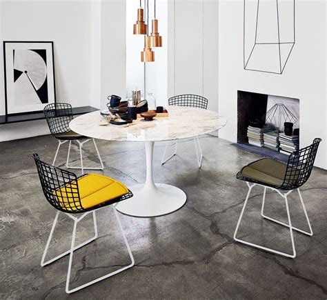 The bertoia collection is a set of beautiful wire chairs with natural simplicity, designed by harry bertoia for knoll. Bertoia side chair | Studio Italia