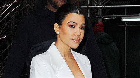 Kourtney Kardashians Makeup Routine To Get Her Signature ‘soft Glam