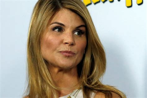Lori Loughlins Height Weight Body Measurements Biography