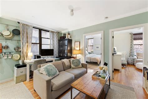 Blow off some steam at the apartment gym or hang by the pool. Cute Seafoam Apartment Offers Two Bedrooms in Harlem for ...