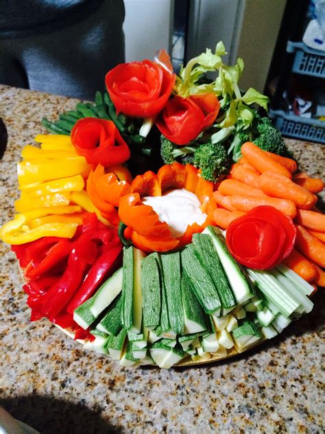 Veggie platter uniquely arranged great idea for summer | Veggie