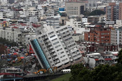 An earthquake in taiwan on september 21, 1999 kills thousands of people, causes billions of dollars in damages and leaves an estimated 100,000 homeless. Earthquake-Hit Taiwan City Still on Edge as Rescuers Hunt ...