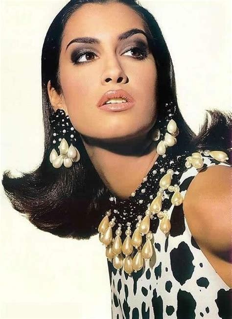 Yasmeen Ghauri For Valentino Couture 90s Supermodels