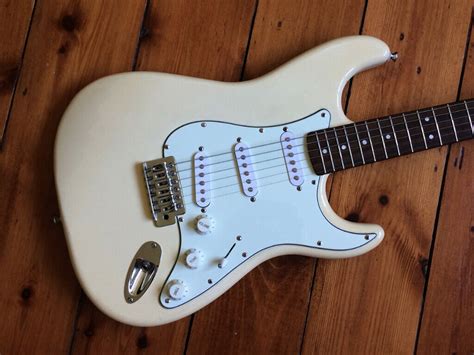 Squier By Fender Bullet Stratocaster In Vintage White Cream In Greenwich London Gumtree