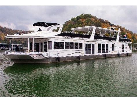 Locate boat dealers and find your boat at boat trader! Used 2005 Fantasy Houseboat Houseboat, Somerset, Ky - 42502 - BoatTrader.com | House boat, House ...