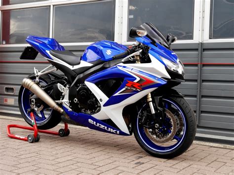 Underneath the new body work chassis wise it's very similar. Suzuki Gsx-r 600 K9 - RH Motoren