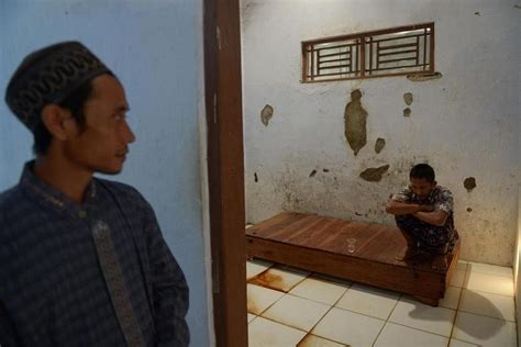 Indonesias Mentally Ill Languish In Shackles The Straits Times