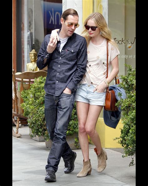 Vidéo Kate Bosworth Et Son Fiancé Michael Polish à Los Angeles Le 24 Avril 2012 Purepeople