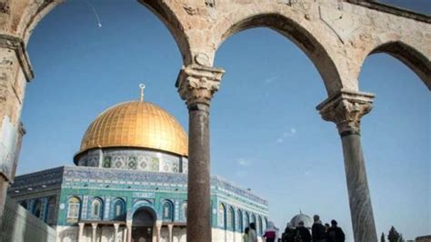 Proyek tersebut mencakup pemasangan lift listrik, pembangun jalan untuk fasilitas pemukim berkebutuhan khusus ke masjid ibrahimi, dan penyitaan tanah di sekitar masjid. Kebakaran Juga Terjadi di Masjid Al-Aqsa, Ini Sebabnya