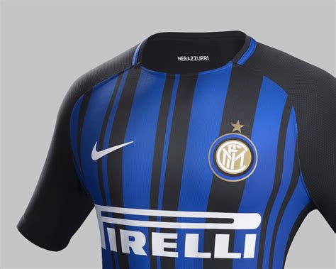 Scegli la consegna gratis per riparmiare di più. Inter, ecco la nuova maglia: le strisce "asimmetriche ...