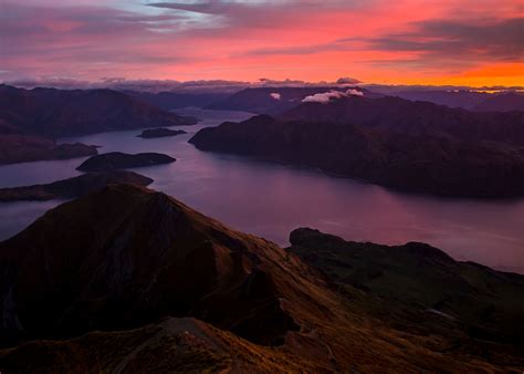 Spectacular Sunrise At Roys Peak One Of The Best Day Hikes In Wanaka