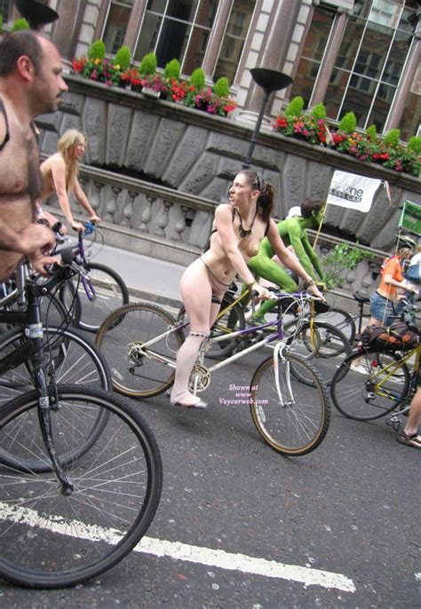 Street Voyeur Nude Bike Ride Sexiest Girl To Ride A Bike February 2010 Voyeur Web