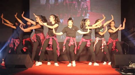 Yo Yo Honey Singh Baby Baby Tatoo Song Pune Girls Dance Symbiosis