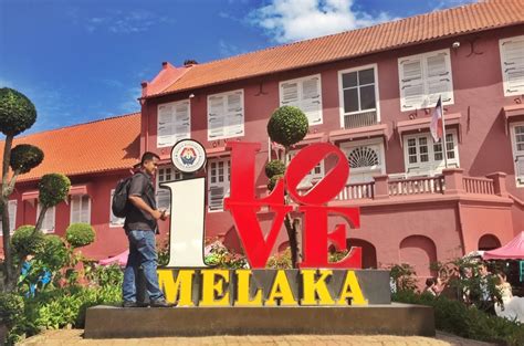 These tours include the most popular kuala lumpur sightseeing spots in 2021. A DIY Day Trip To Melaka From Kuala Lumpur: How To | Tiki ...