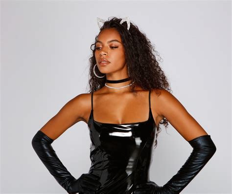 Get A Pretty Purrfect Look This Halloween Season With This Sleek Latex