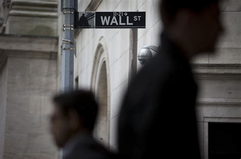 Wall Street Banks Success In ‘living Wills Marks Turning Point
