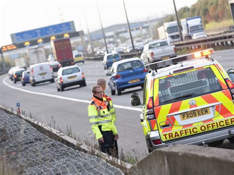 This Is Why You Shouldn T Stop On The Hard Shoulder Highways Industry