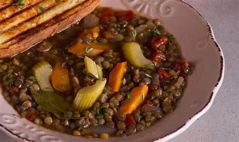 Η συνταγή του Άκη για τις πιο νόστιμες φακές σούπα Mothersblog gr