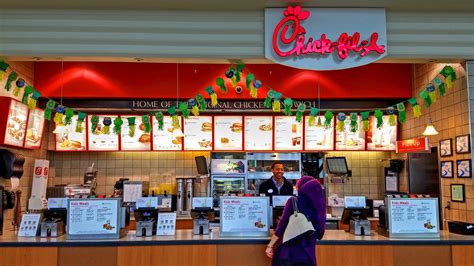 Chick Fil A Employees Reveal The Odd Habits Of Frequent Customers