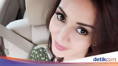 Di sisi lain, para pegiat antikorupsi mendesak agar penanganan kasus jaksa pinangki diserahkan ke dalam program aiman yang tayang di kompas tv edisi 10 agustus 2020 lalu tentang kasus djoko tjandra, gaya hidup glamor jaksa pinangki menjadi salah satu yang disoroti. 6 Potret Kecantikan Jaksa Pinangki yang Hidungnya Hasil ...