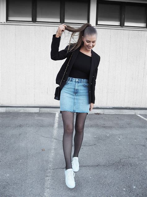 Pin By Handan Gezer On Tennis Shoes And Hose Denim Skirt Outfits Black