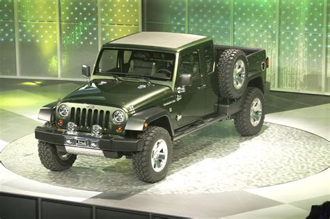 Jeep Gladiator 4-Door Pickup "Truck" Coming in 2013