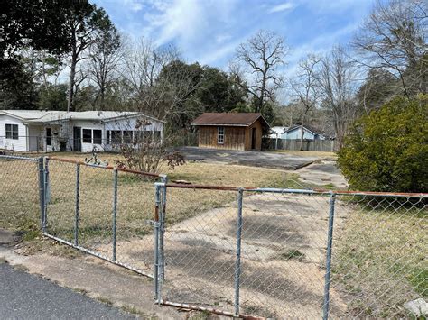 Francis Ave, Leesville, LA 71446 | Trulia